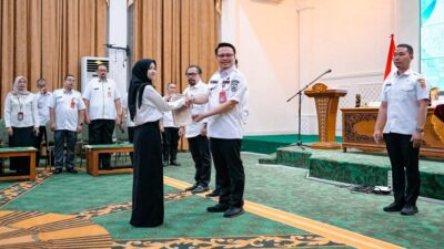 Pj Wali Kota Banjarbaru Serahkan SK Pengangkatan 23 CPNS