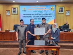 DPRD Kota Banjarbaru Mengumumkan Hasil Penetapan Lisa Wartono Sebagai Wali dan Wakil Wali Kota