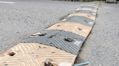 Belum Setahun, Speed Bump di Martapura Banyak yang Rusak