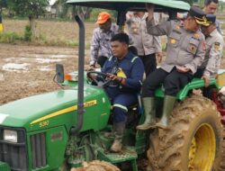 Pacu Ketahanan Pangan, SMKPP Negeri Kementan dan Polres Banjarbaru Tanam Jagung Bersama