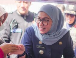 Lisa dan Wartono Kunjungi Gerakan Pangan Murah di Kecamatan Landasan Ulin