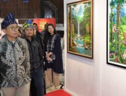 Menteri Kebudayaan Apresiasi Pameran Seni Rupa di Banjarmasin