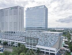 Holiday Inn Express & Suites; Memiliki Ratusan Kamar dan Ruang Pertemuan yang Luas