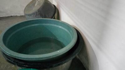 Pekerjaan Perbaikan Koneksi Kabel Pompa Distribusi di Kawasan Zona Martapura