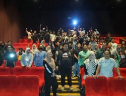 Vazza Management Group Peduli Perfilman Indonesia, Nonton Bareng Film Timur Bersama Perwakilan Ojek Online